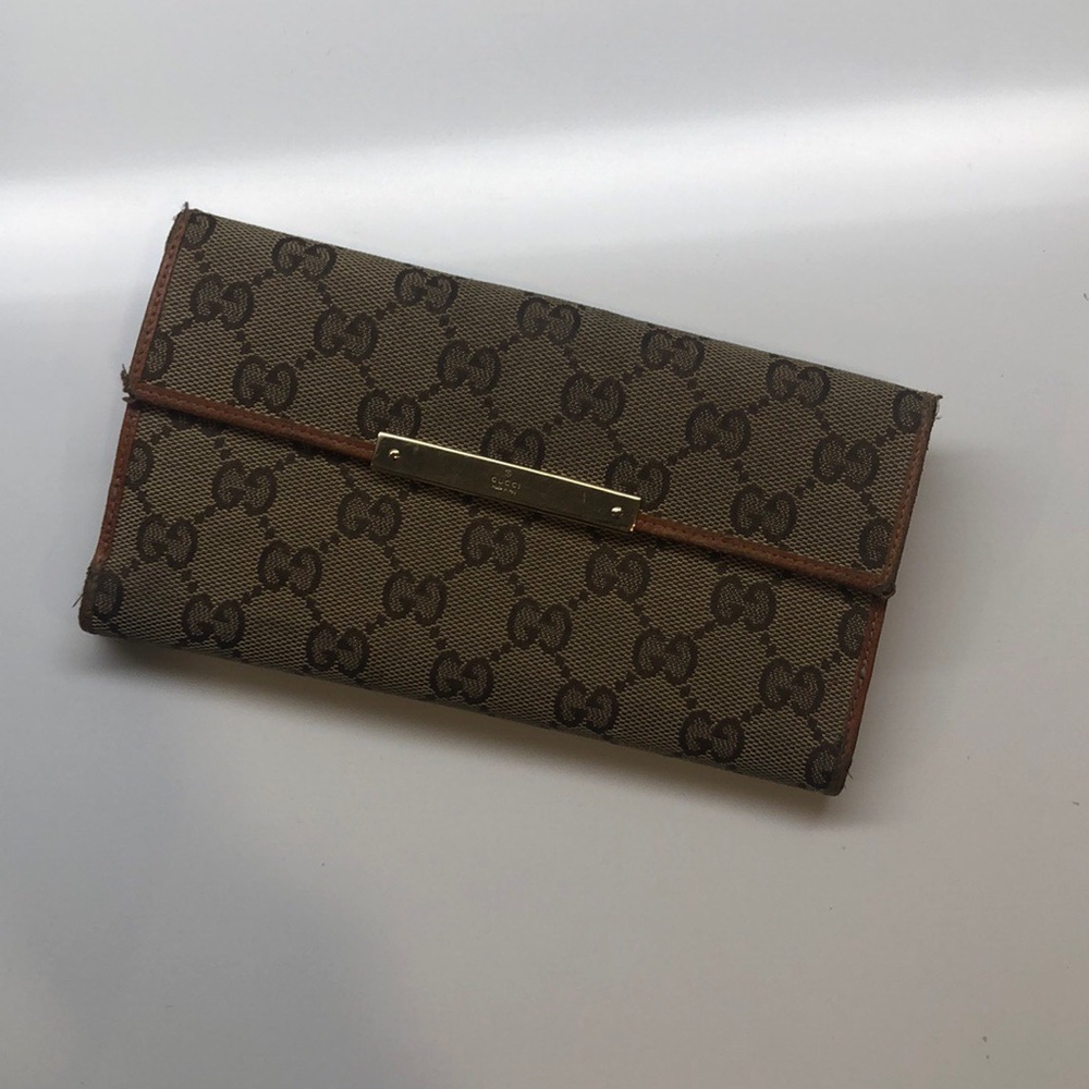 Gucci Signature Monogram Long Wallet - Picture 3 of 6